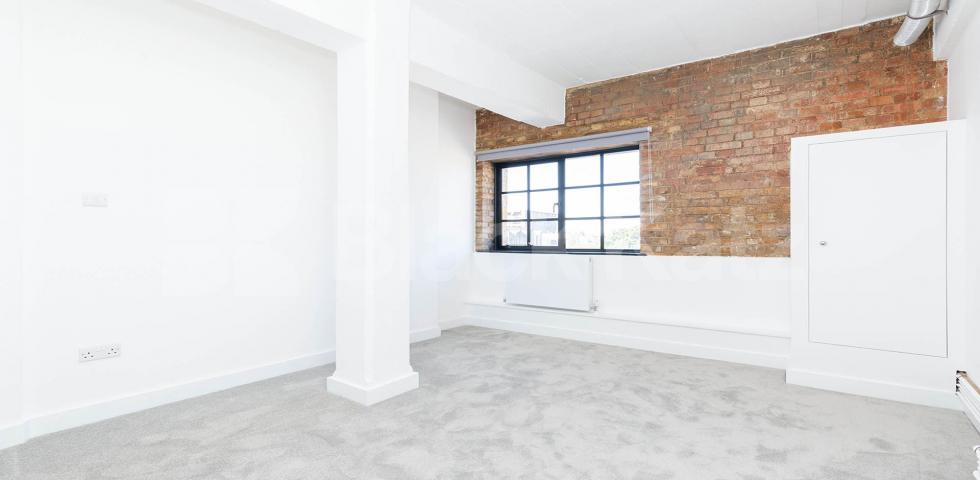 			2 Bedroom, 1 bath, 1 reception Apartment			 SPRINGFIELD HOUSE LOFTS-TYSSEN STREET, DALSTON/HAGGERSTON